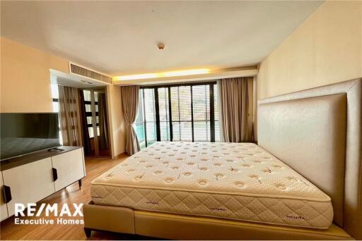 Luxury 3BR Condo in Pathum Wan, Bangkok