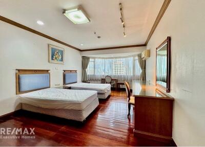 Luxury Condo for Rent in the Heart of Bangkok, 265 Sq.m., 4 Mins Walk to BTS Phrom Phong