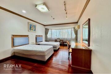 Luxury Condo for Rent in the Heart of Bangkok, 265 Sq.m., 4 Mins Walk to BTS Phrom Phong