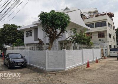 Spacious Detached Family Home in Sathorn - Move-In Ready!