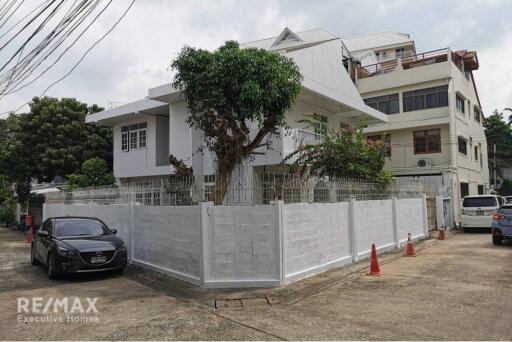 Spacious Detached Family Home in Sathorn - Move-In Ready!