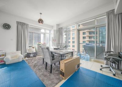 Exquisitely Upgraded I Spacious Unit I Vacant