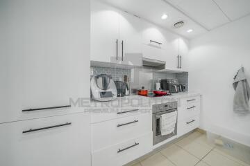 Exquisitely Upgraded I Spacious Unit I Vacant