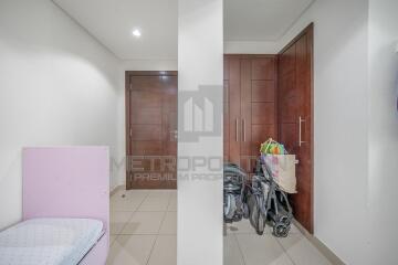 Exquisitely Upgraded I Spacious Unit I Vacant