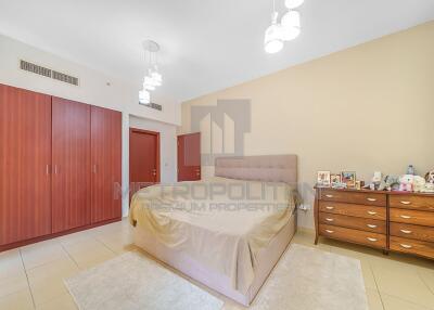 Spacious Layout  Furnished  Vacant on Transfer