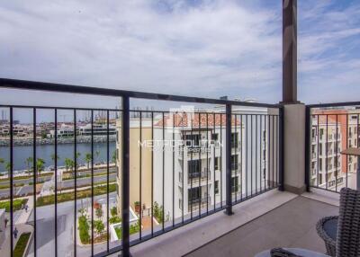 Fully furnished  Sea view  Top floor  Resale