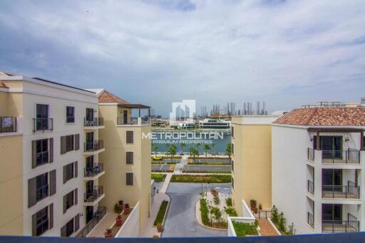 Fully furnished  Sea view  Top floor  Resale