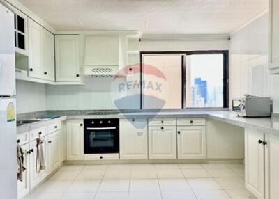 265 Sqm., 3 Beds, 4 Baths Condo listed for ฿ 85,000./Month