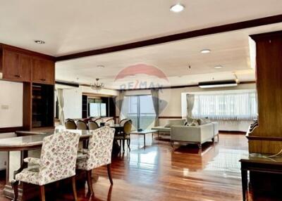 265 Sqm., 3 Beds, 4 Baths Condo listed for ฿ 85,000./Month