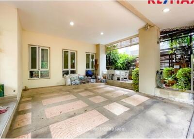 300 Sqm., 3 Beds Townhouse listed for ฿ 8,500,000.