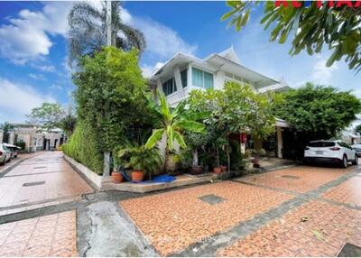 300 Sqm., 3 Beds Townhouse listed for ฿ 8,500,000.