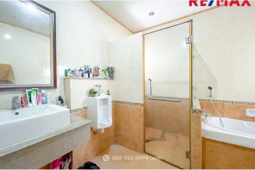 300 Sqm., 3 Beds Townhouse listed for ฿ 8,500,000.