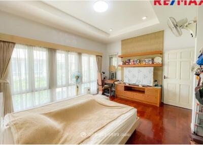 300 Sqm., 3 Beds Townhouse listed for ฿ 8,500,000.