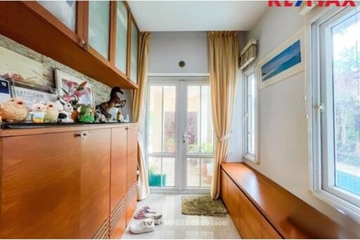 300 Sqm., 3 Beds Townhouse listed for ฿ 8,500,000.