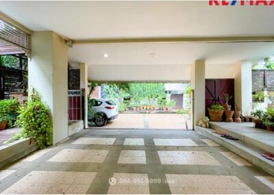 300 Sqm., 3 Beds Townhouse listed for ฿ 8,500,000.