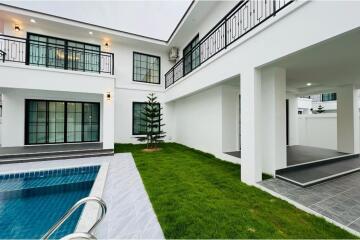 Newly built 2-storey detached house with swimming pool