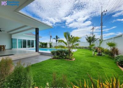 Luxury 3-Bedroom Pool Villa in Hua Hin at Aria Estate3