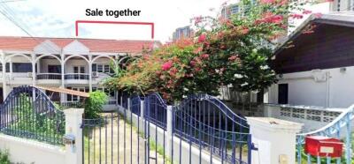 2 townhouses in Wongamat area for sale