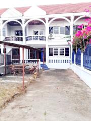 2 townhouses in Wongamat area for sale