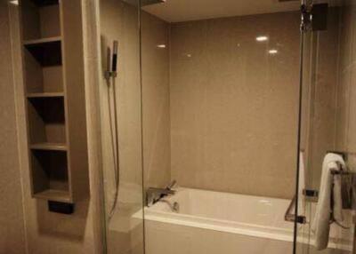 1-BR Condo at Liv @ 49 near BTS Thong Lor