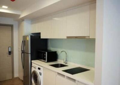 1-BR Condo at Liv @ 49 near BTS Thong Lor