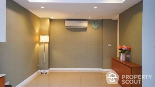 3-BR Townhouse at Baan Phra Ram 4 near MRT Khlong Toei