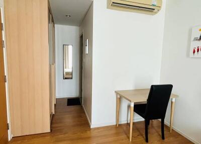 1-BR Condo at Wind Sukhumvit 23 near BTS Asok