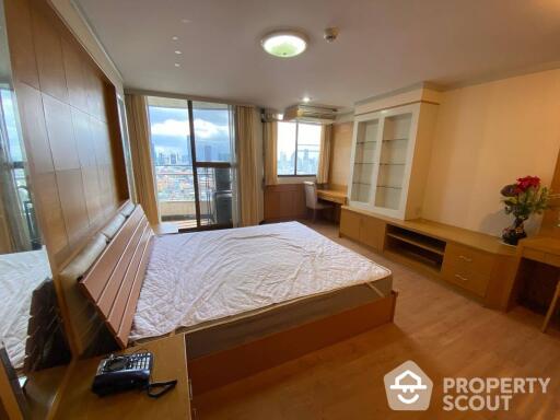 2-BR Condo at Supalai Place Sukhumvit 39 near BTS Phrom Phong