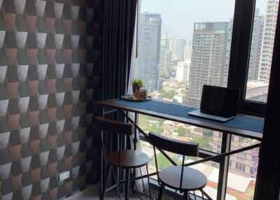 1-BR Condo at Rhythm Sukhumvit 36-38 near BTS Thong Lor