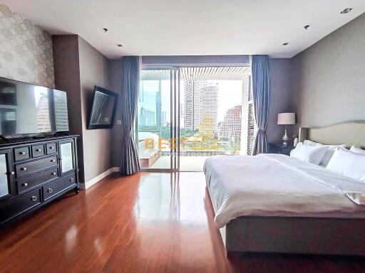 2 Bedrooms Condo in The Cove Pattaya Wongamat C012087