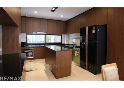 Stunning 4-Bedroom Detached House in Central Bangkok