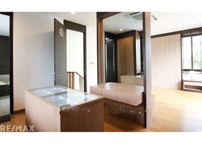 Stunning 4-Bedroom Detached House in Central Bangkok