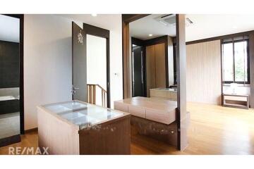 Stunning 4-Bedroom Detached House in Central Bangkok