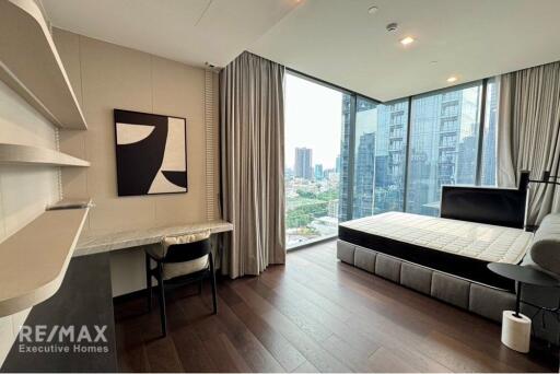 Luxurious 3-Bedroom Condo with BTS Thong Lo 6 Mins Walk