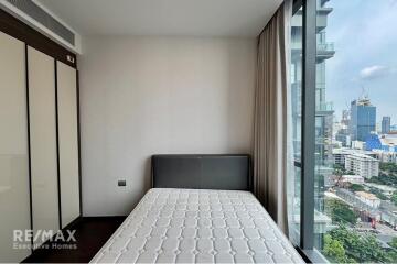 Luxurious 3-Bedroom Condo with BTS Thong Lo 6 Mins Walk