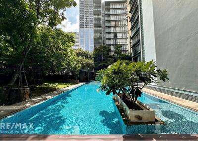 Luxurious 4-Bed Condo with BTS Asok 9 Mins Walk - Prime Location in Domus, Bangkok