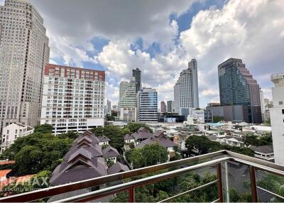 Luxurious 4-Bed Condo with BTS Asok 9 Mins Walk - Prime Location in Domus, Bangkok