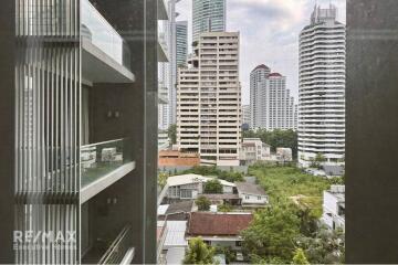 Luxurious 4-Bed Condo with BTS Asok 9 Mins Walk - Prime Location in Domus, Bangkok