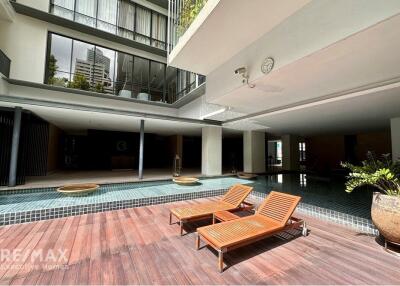 Luxurious 4-Bed Condo with BTS Asok 9 Mins Walk - Prime Location in Domus, Bangkok