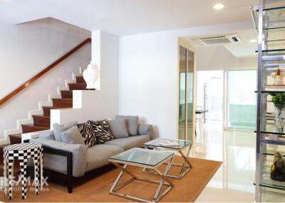 Luxurious Townhouse for Rent in Lively Bangkok