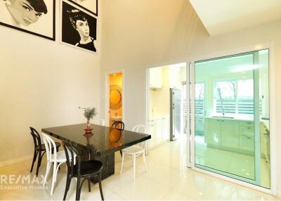 Luxurious Townhouse for Rent in Lively Bangkok