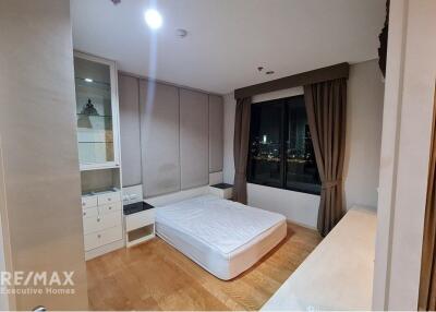 Modern 1 Bedroom Condo for Rent at Villa Asoke  2 Mins Walk to MRT Phetchaburi