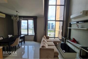 Modern 1 Bedroom Condo for Rent at Villa Asoke  2 Mins Walk to MRT Phetchaburi