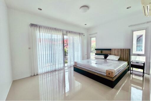 Mountain view 3-Bedroom House for Sale in Taling Ngam, Koh Samui