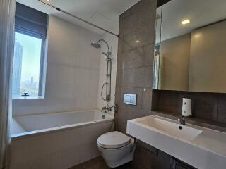 Modern bathroom with city view