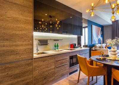 Modern kitchen with dining area