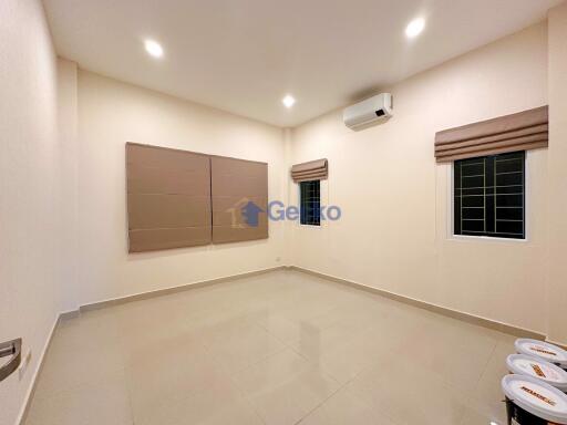 3 Bedrooms Condo in Ponthep 5 East Pattaya C011915