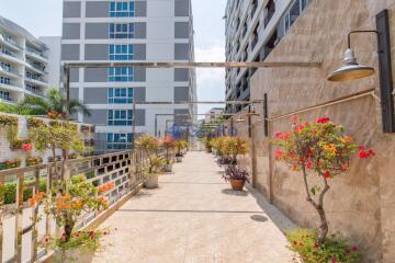 2 Bedrooms Condo in Grand Avenue Central Pattaya C011913