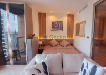 Studio Condo in The Riviera Ocean Drive Jomtien C011912