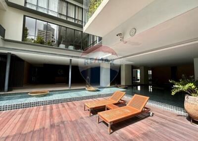 "Elegant 4-Bed Condo in Domus, Bangkok - Prime Location"